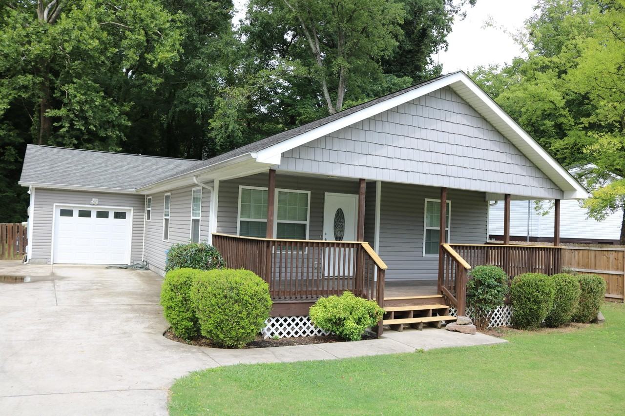 211 Martin Rd - Photo 5 of 32