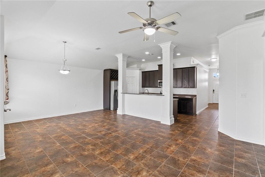 3909 Los Arroyos Dr - Photo 5 of 20