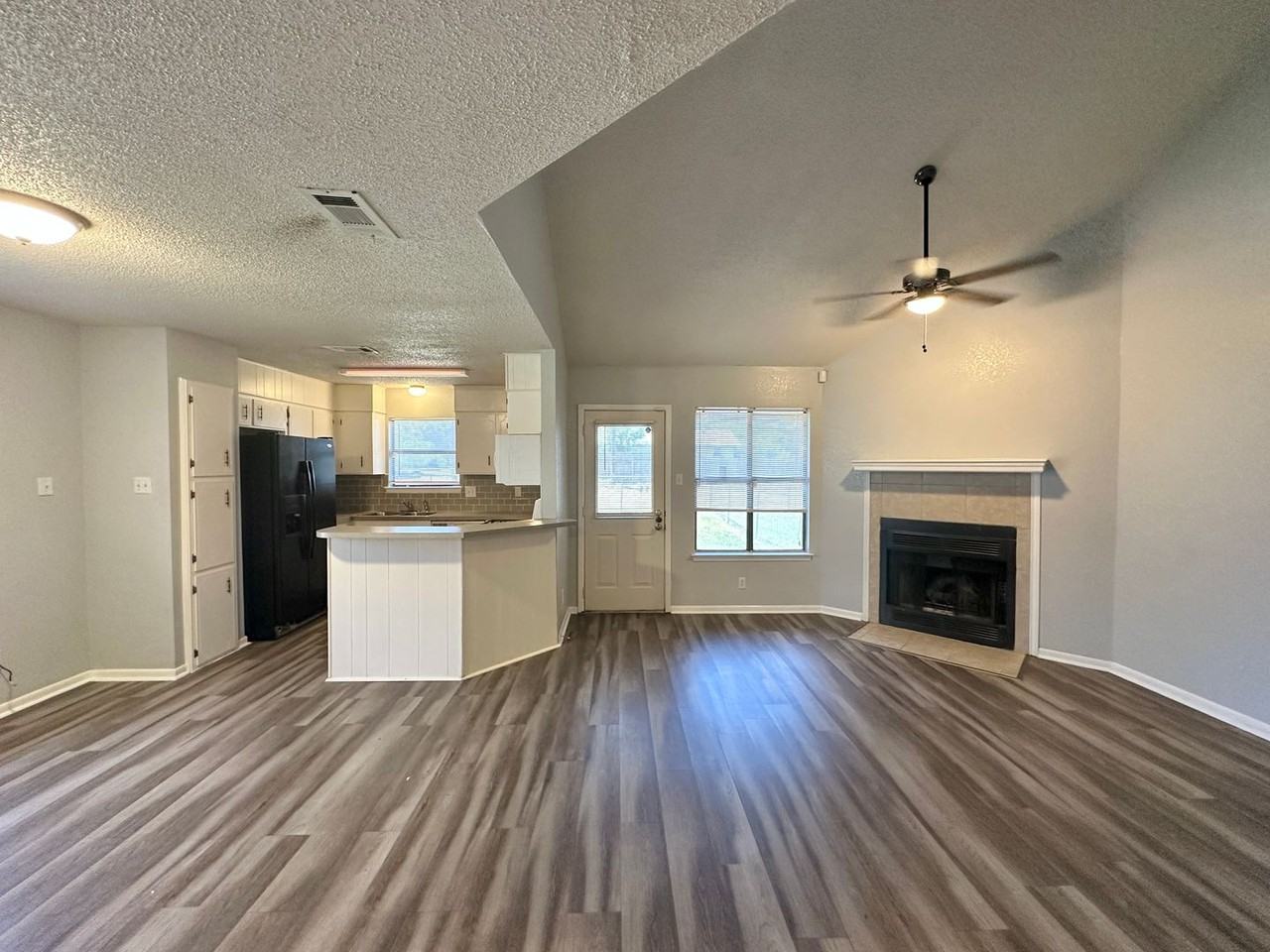 1317B Opal Rd - Photo 3 of 30