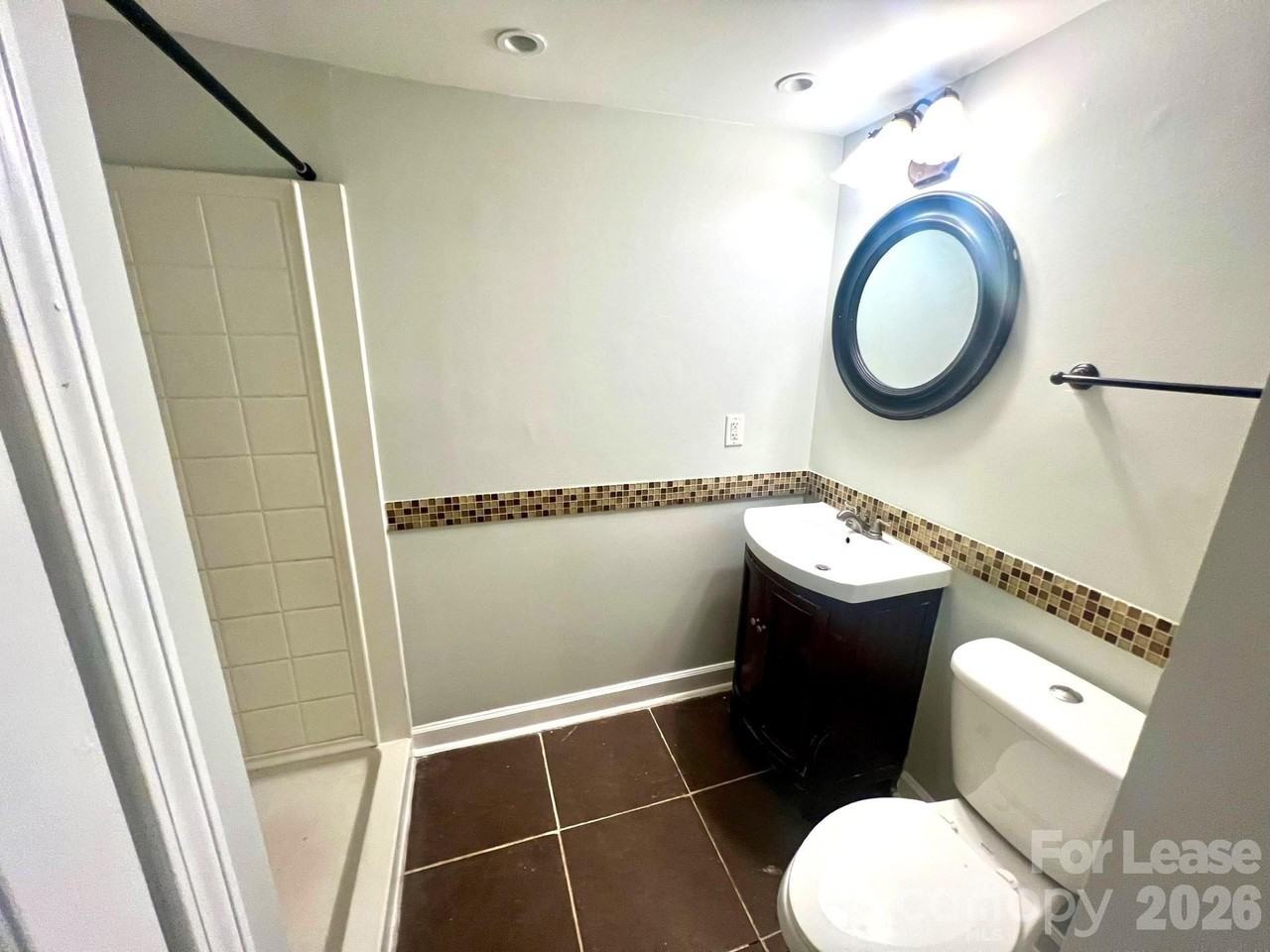 922 Ambassador St - Photo 6 of 7