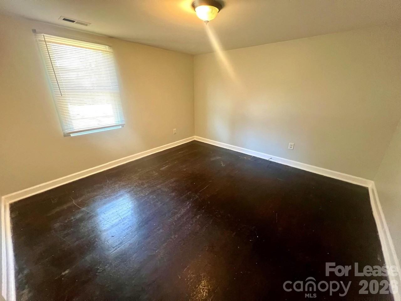 922 Ambassador St - Photo 7 of 7