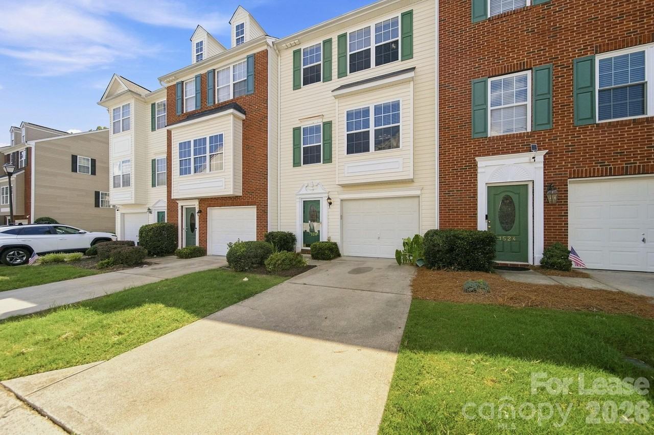1526 Royal Auburn Ave - Photo 3 of 37