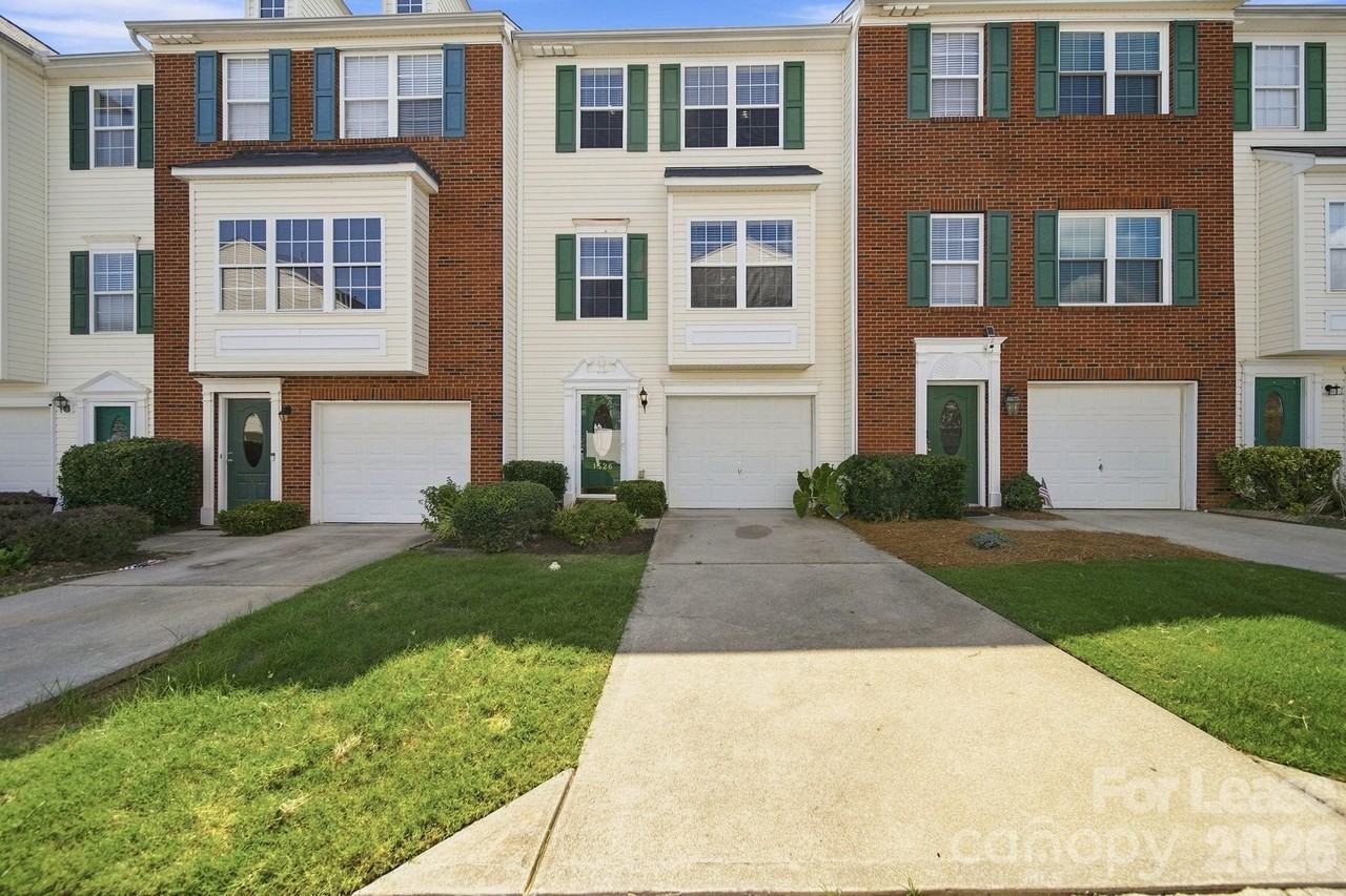 1526 Royal Auburn Ave - Photo 4 of 37