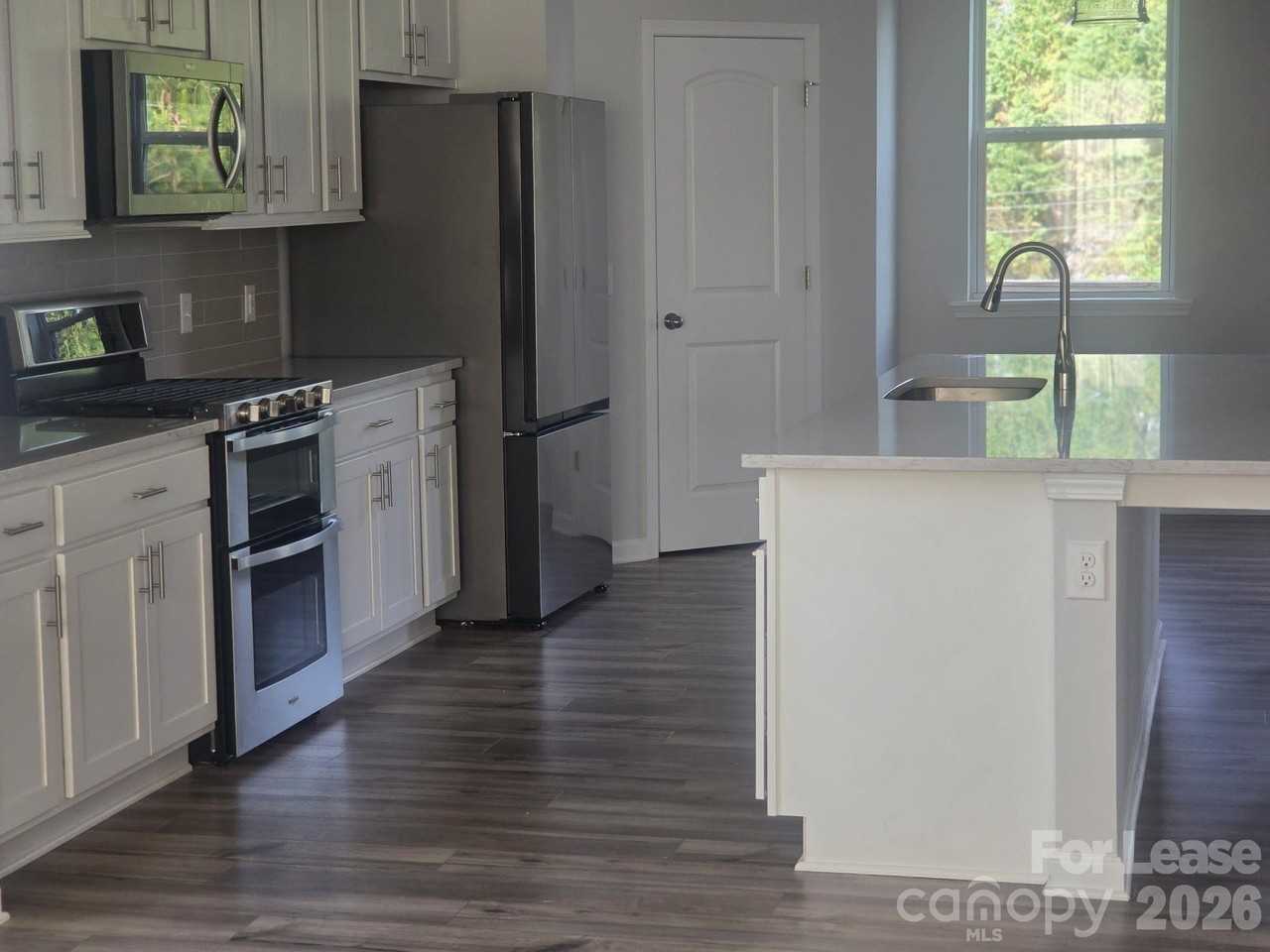 6997 Waterstone Dr - Photo 6 of 44