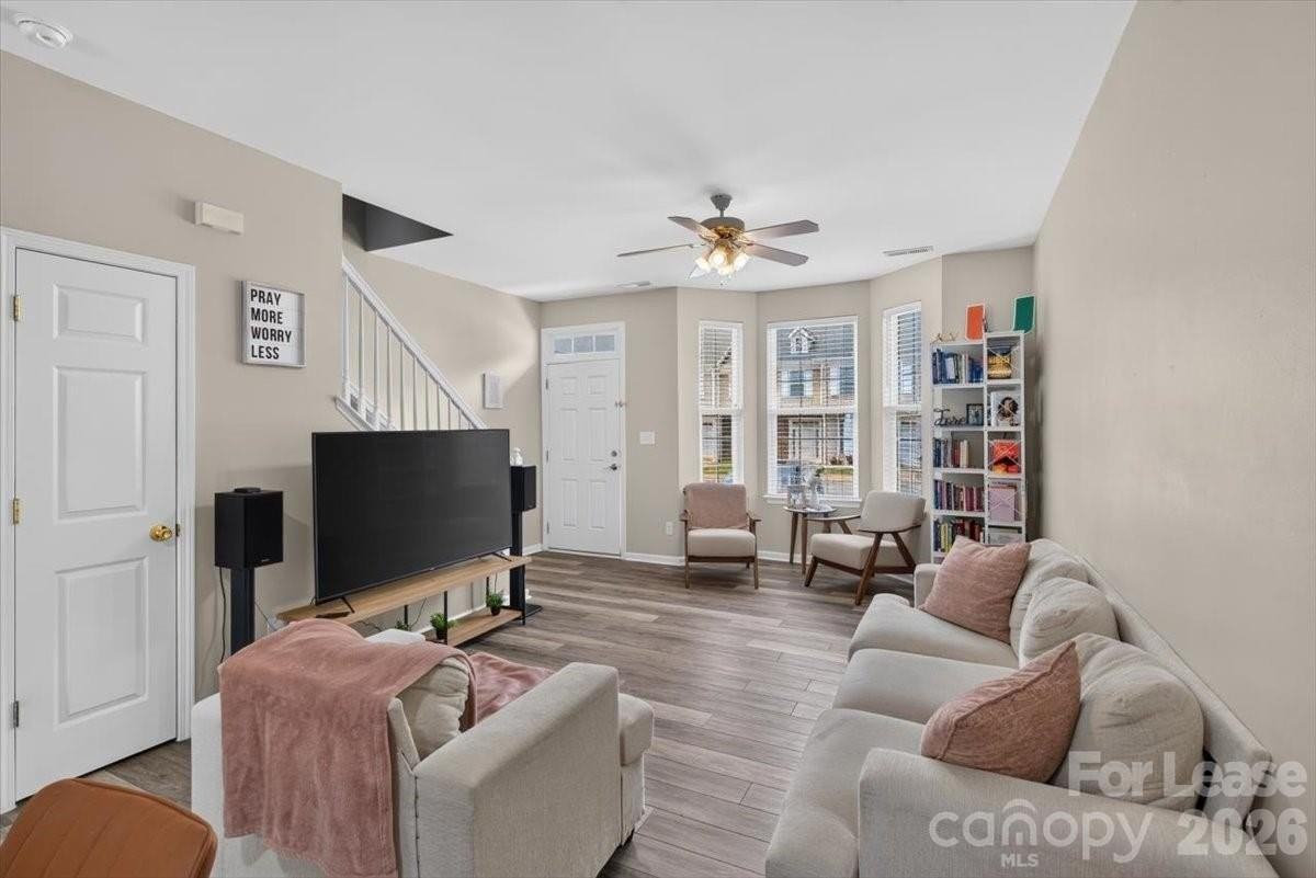 5705 Erin Dr - Photo 3 of 20