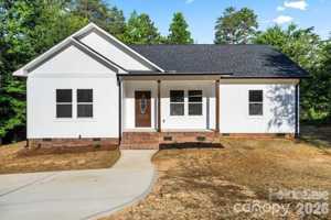 featured image of 5328 Oaktree Dr