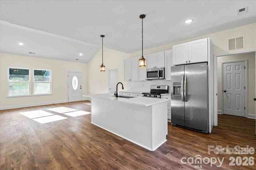 5328 Oaktree Dr - Photo 3 of 10