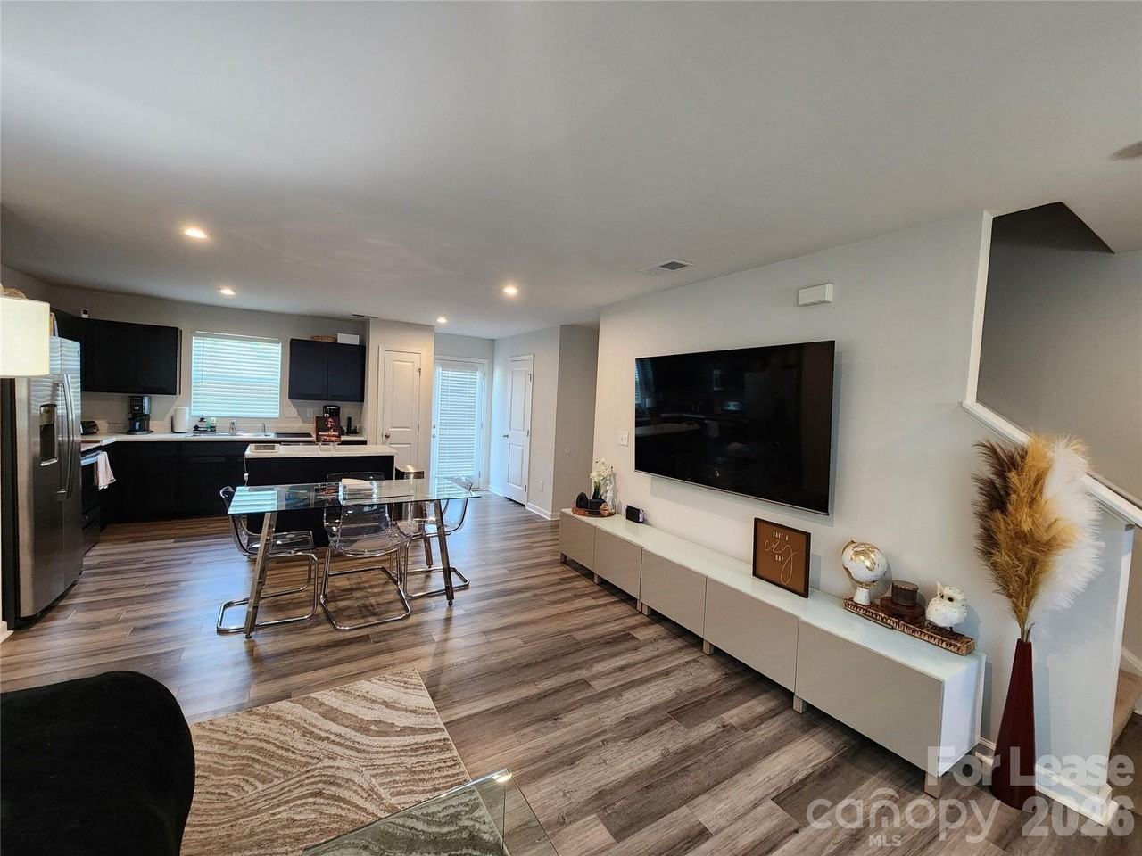 6816 Ludell Ln - Photo 3 of 17