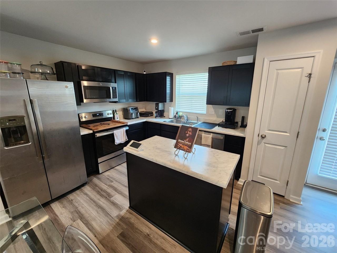 6816 Ludell Ln - Photo 4 of 17