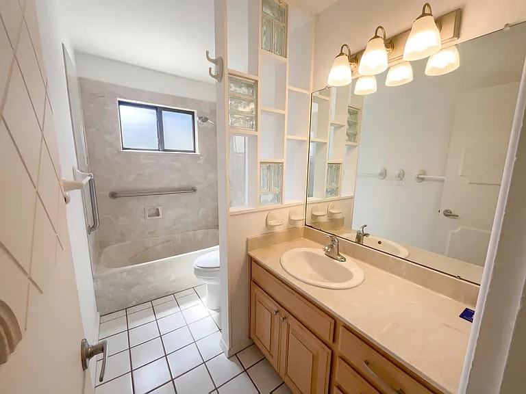 3336 Betts Drive Northeast - Photo 6 of 11