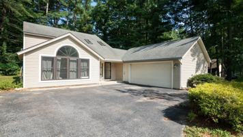 featured image of 64 Meadow Rue Pl