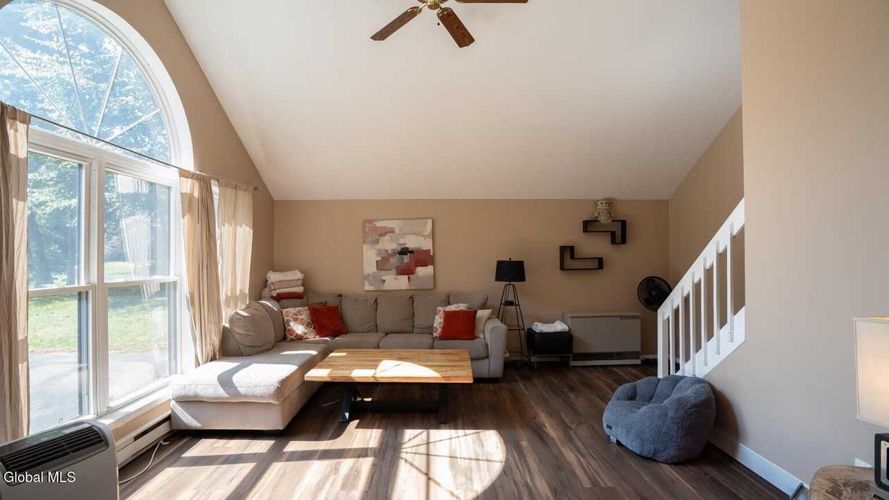 64 Meadow Rue Pl - Photo 5 of 36