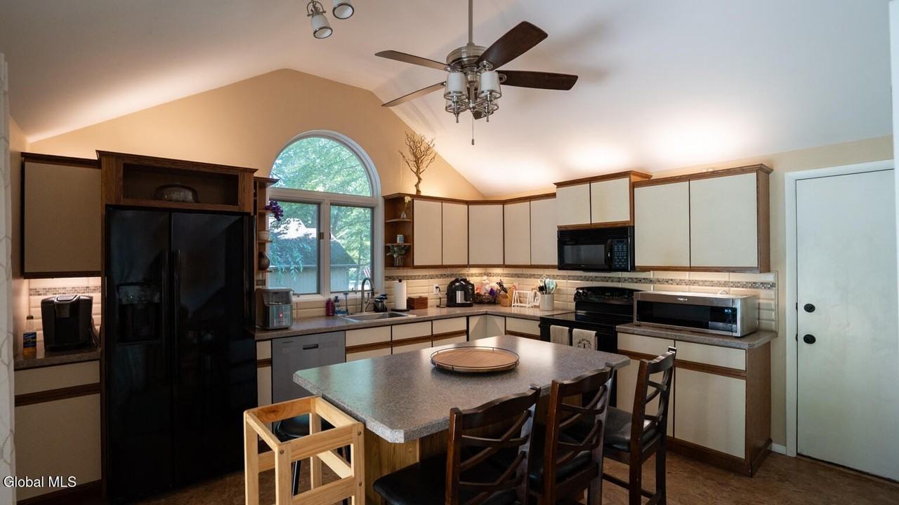 64 Meadow Rue Pl - Photo 6 of 36