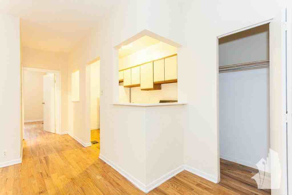 654 W Cornelia Ave #656-22 - Photo 4 of 10