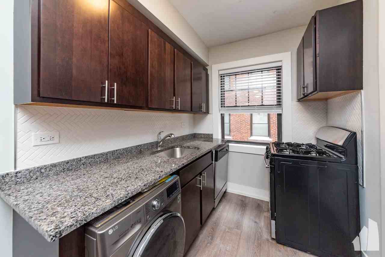 1128 Maple Ave #GRF - Photo 6 of 12