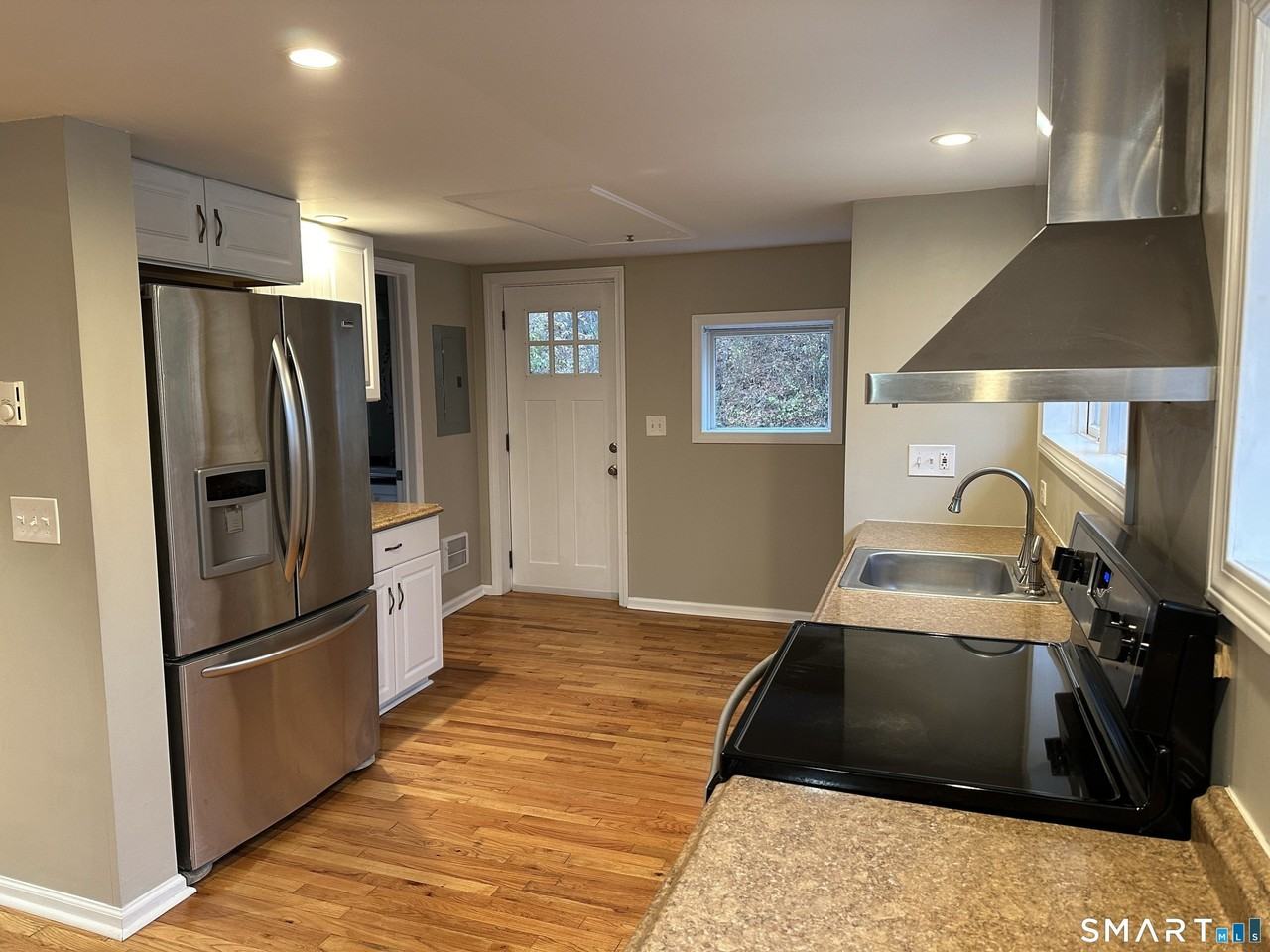 11 Upper Malletts Ln #A - Photo 2 of 10