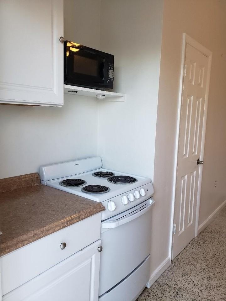 195 Gardenia St #2 - Photo 3 of 7