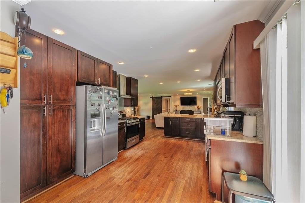 1651 Murdock Rd - Photo 5 of 30