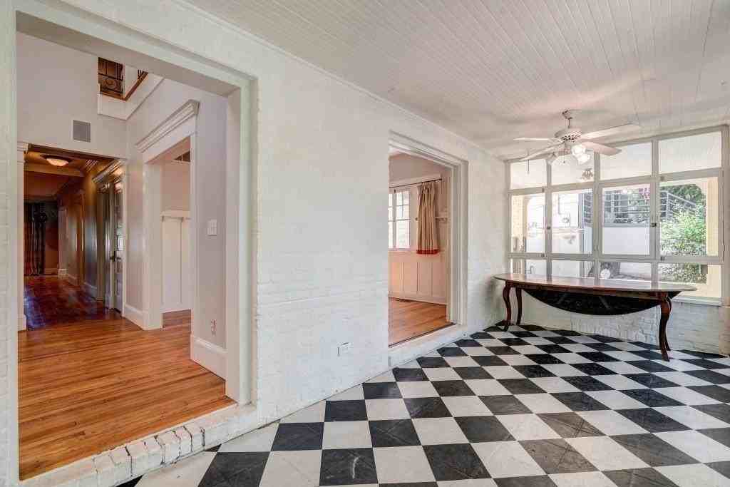 316 9th St Ne - Photo 5 of 32