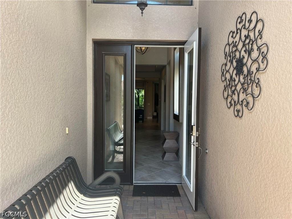 11624 Stonecreek Cir - Photo 3 of 36