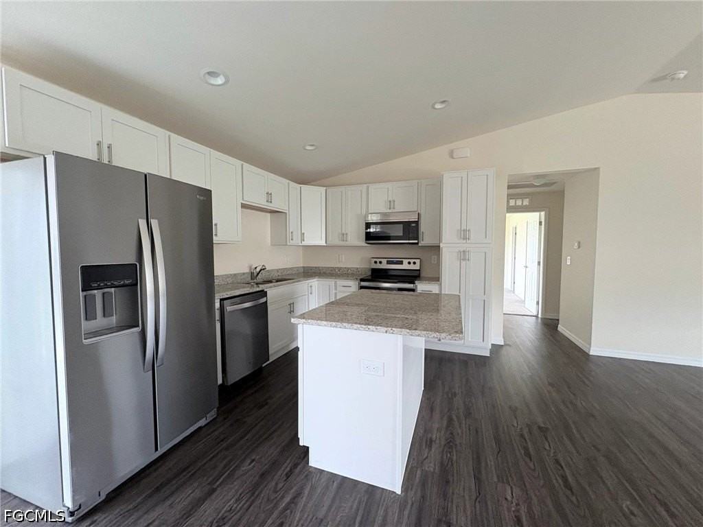 7002 Waldo Cir - Photo 2 of 8