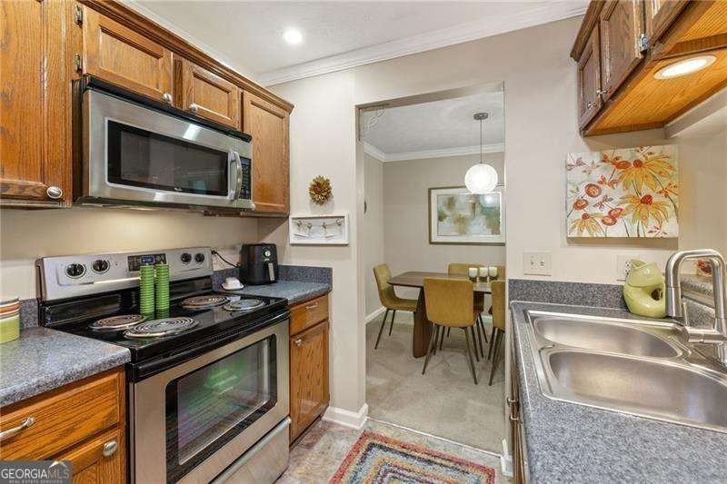 525 Warm Springs Cir - Photo 2 of 27