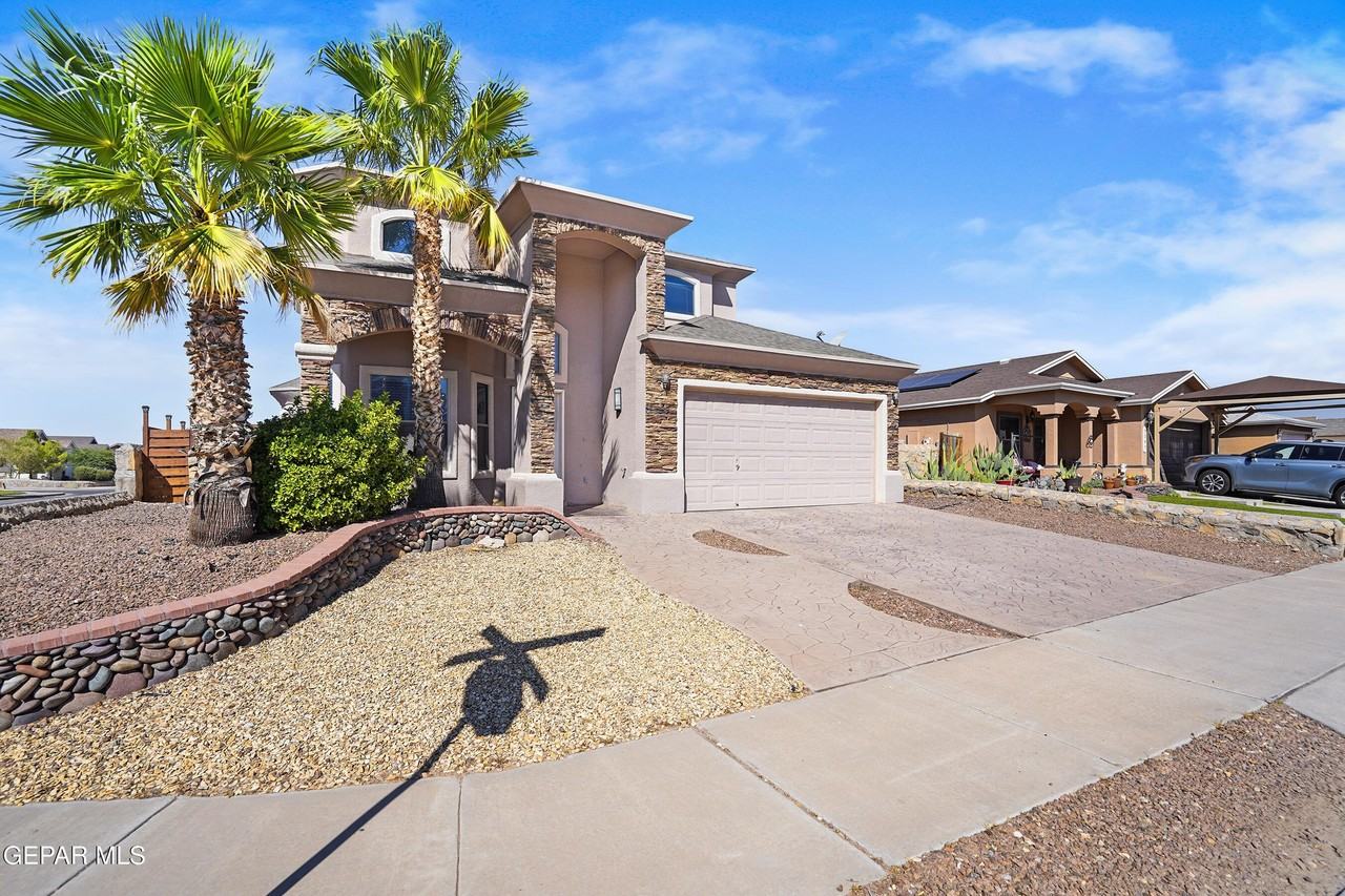 3261 Garden Point Dr - Photo 3 of 32