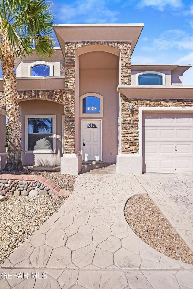 3261 Garden Point Dr - Photo 4 of 32