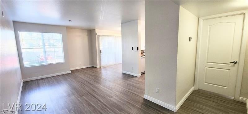 2121 Blue Breeze Dr #101 - Photo 3 of 24