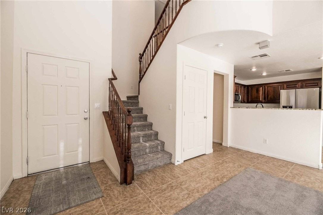 10410 Lady Angela St - Photo 6 of 37