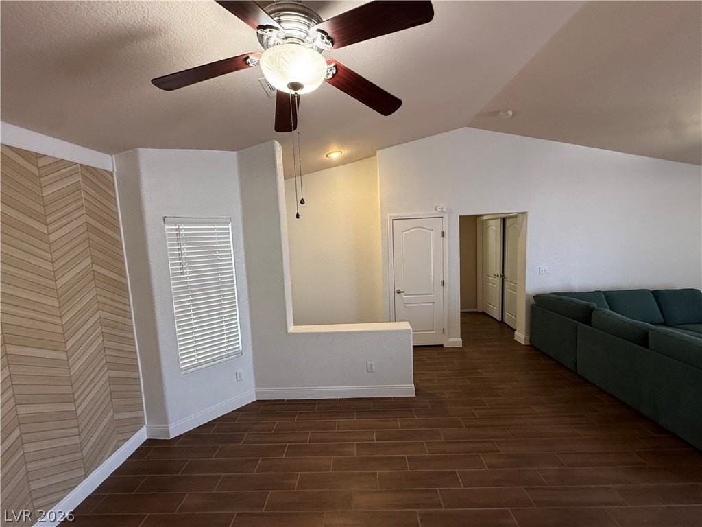 904 Big Horn St - Photo 5 of 36
