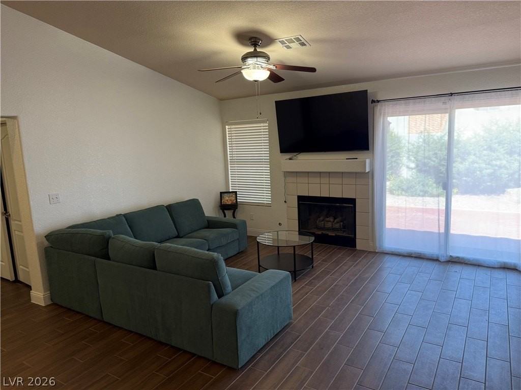 904 Big Horn St - Photo 6 of 36