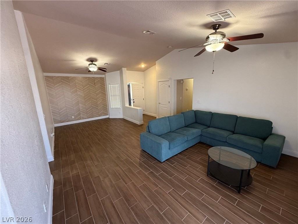 904 Big Horn St - Photo 7 of 36