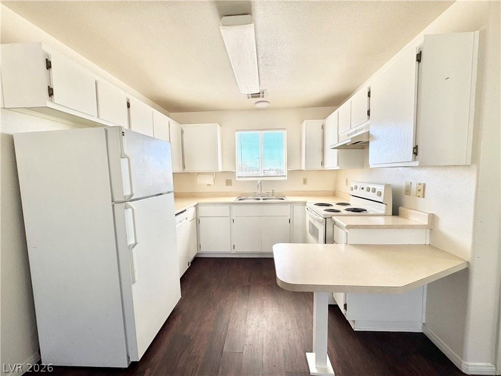 1861 Haiwee St #C - Photo 5 of 10