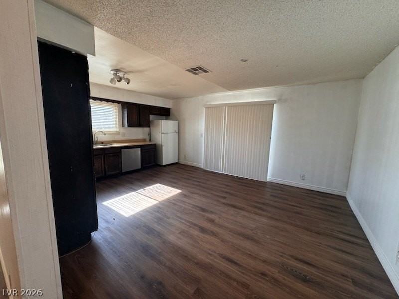3001 King Midas Way - Photo 5 of 17