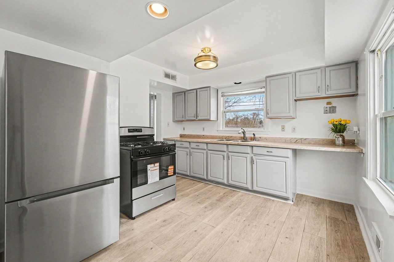 4142 Dearborn St - Photo 6 of 14