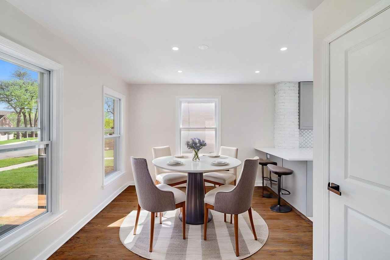 248 Adelaide Pl - Photo 6 of 22