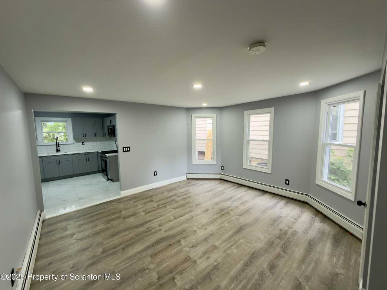 51 Park St - Photo 5 of 18