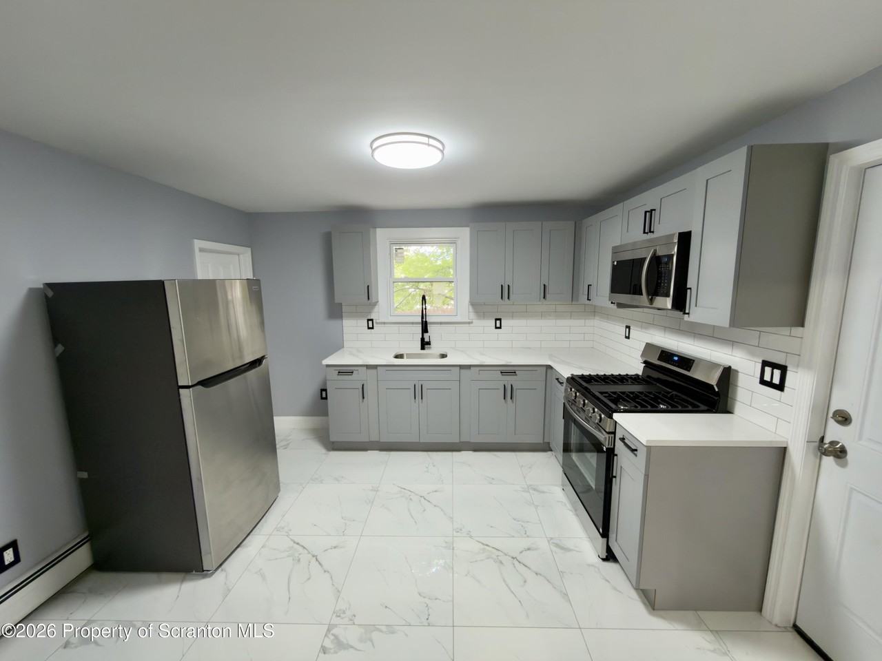 51 Park St - Photo 6 of 18