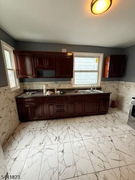 239 S Clinton St #1 - Photo 6 of 11
