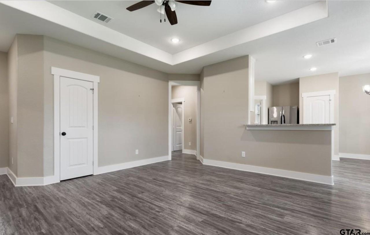 14127 Donna St - Photo 3 of 5