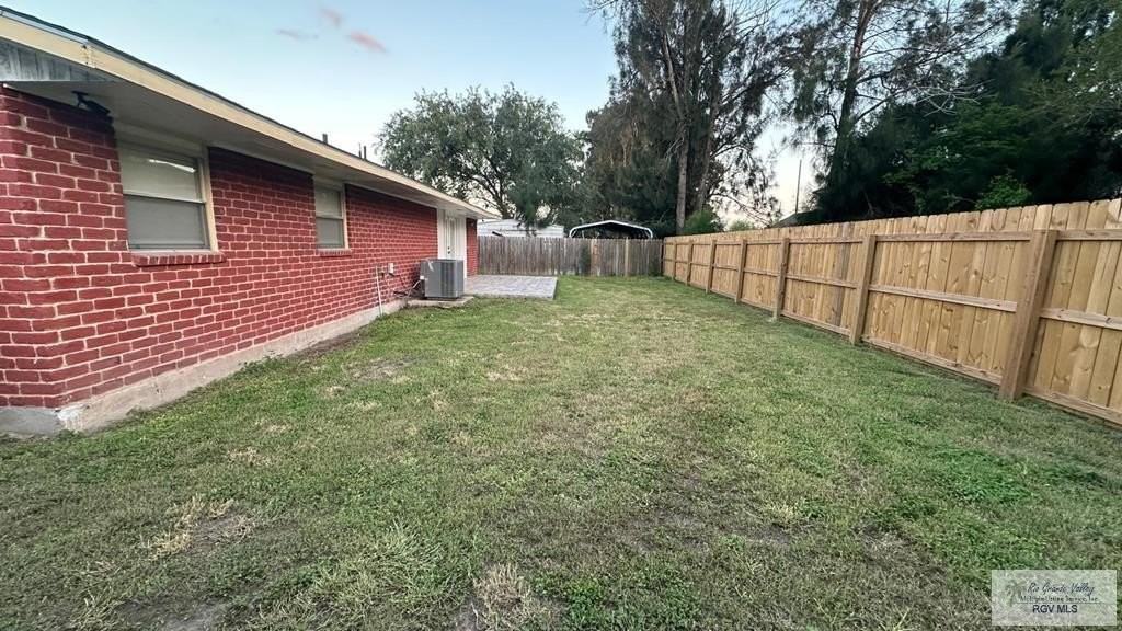 55 Alberta Dr - Photo 4 of 17