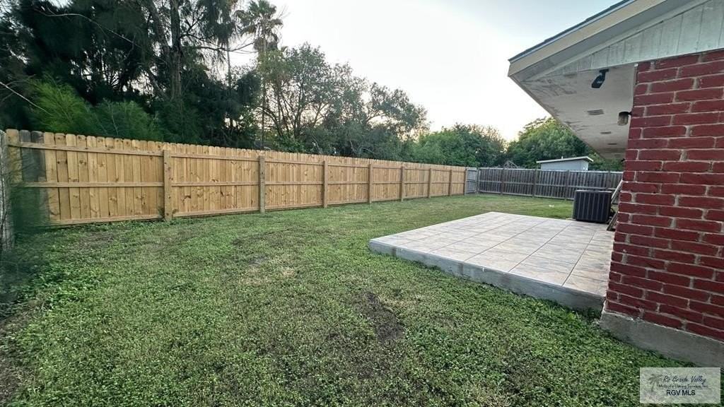55 Alberta Dr - Photo 5 of 17