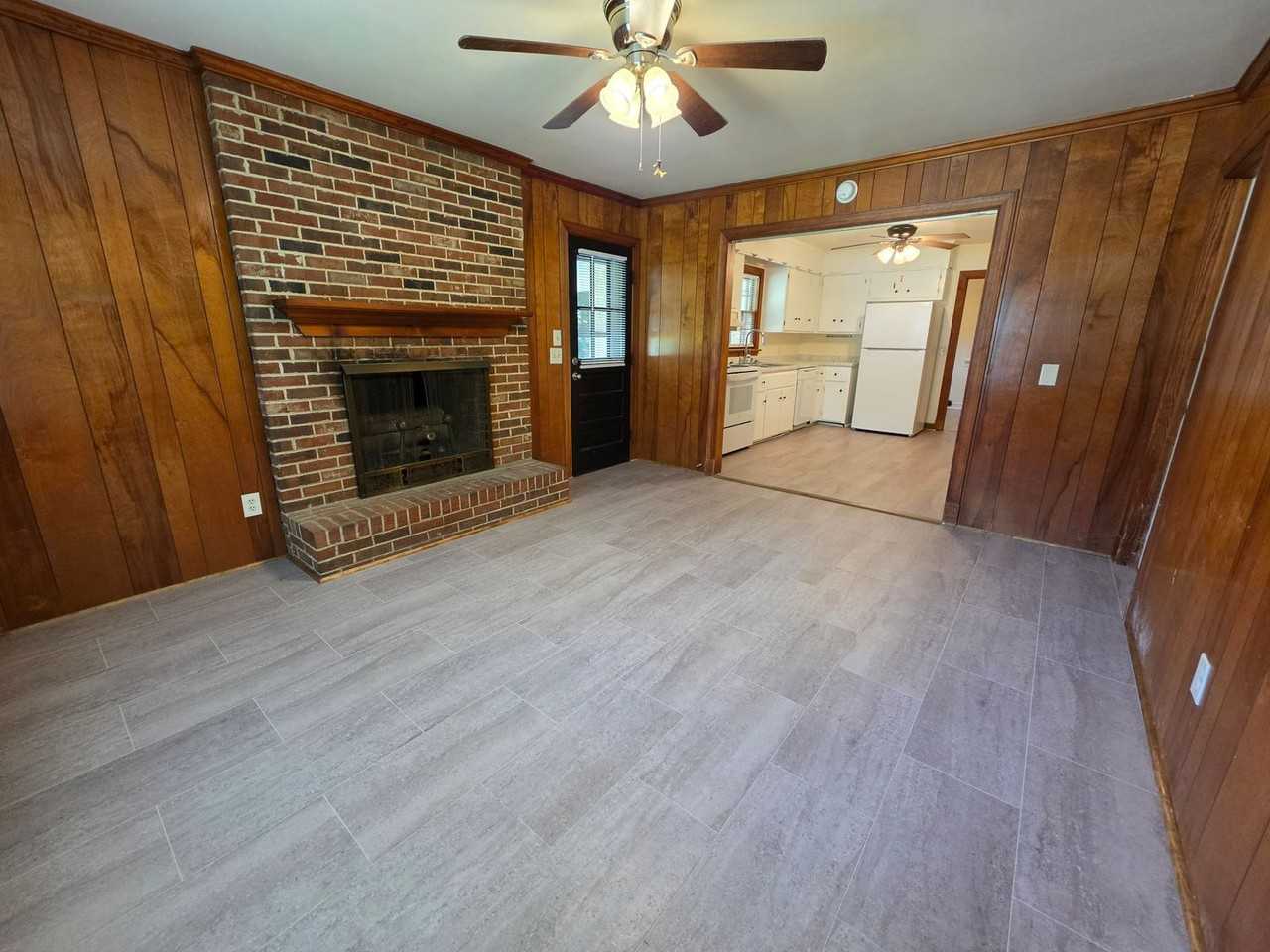 318 Jasper Ln - Photo 3 of 36