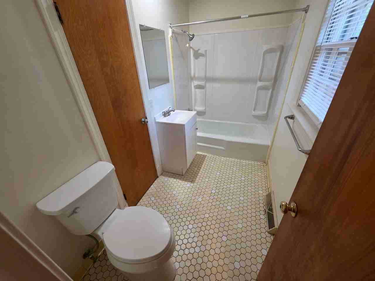 318 Jasper Ln - Photo 6 of 36