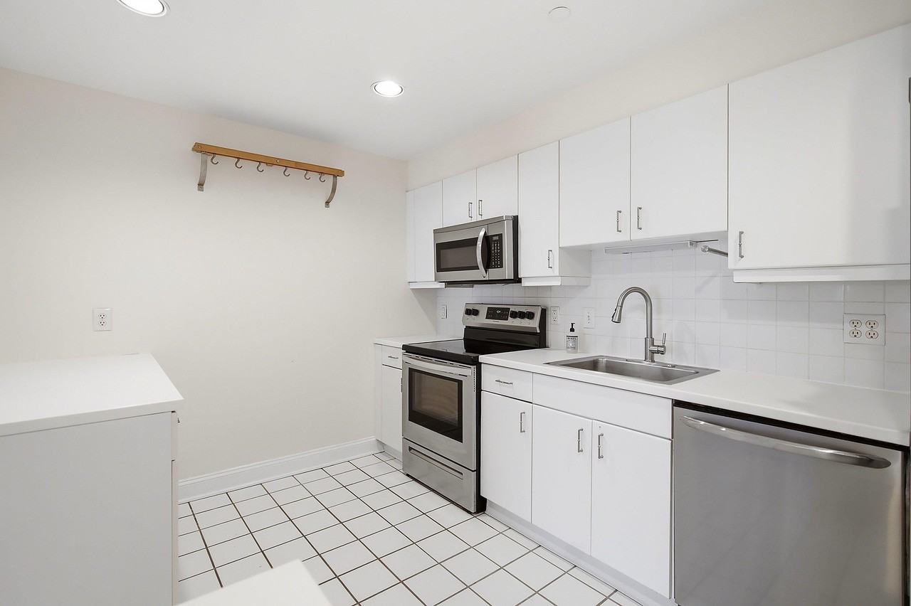 206 Shearwater Ct W #62 - Photo 5 of 33