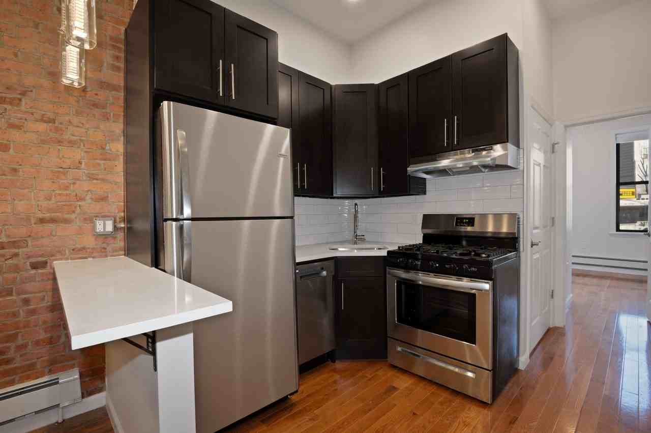 145 Brunswick St #1R - Photo 2 of 18