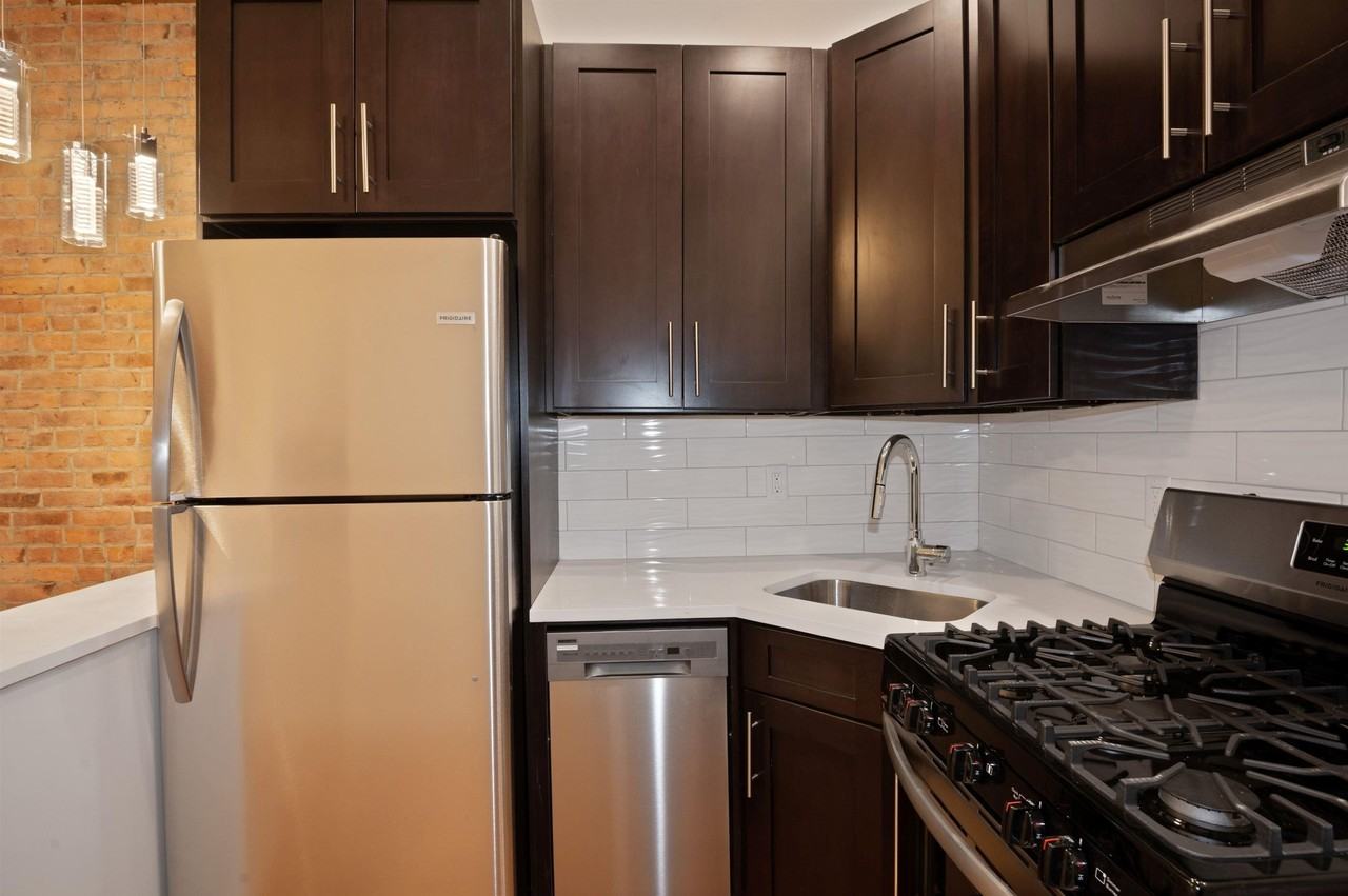 145 Brunswick St #1R - Photo 3 of 18