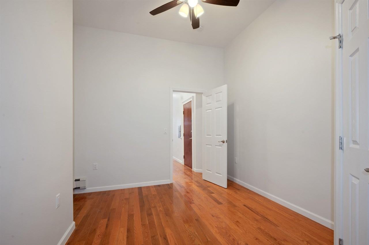 145 Brunswick St #1R - Photo 7 of 18