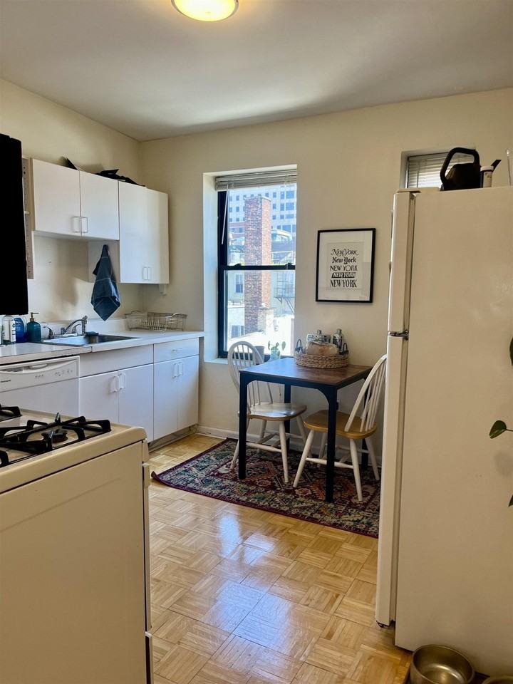 91 Washington St #3 - Photo 5 of 8